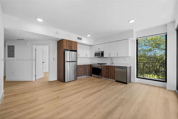 $2,914 | 2479 Northeast 192 Street, Unit 205, Miami, FL 33180