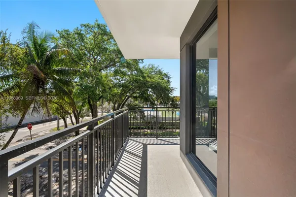 $2,914 | 2479 Northeast 192 Street, Unit 205, Miami, FL 33180