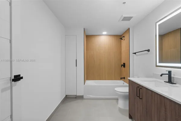 $2,914 | 2479 Northeast 192 Street, Unit 205, Miami, FL 33180
