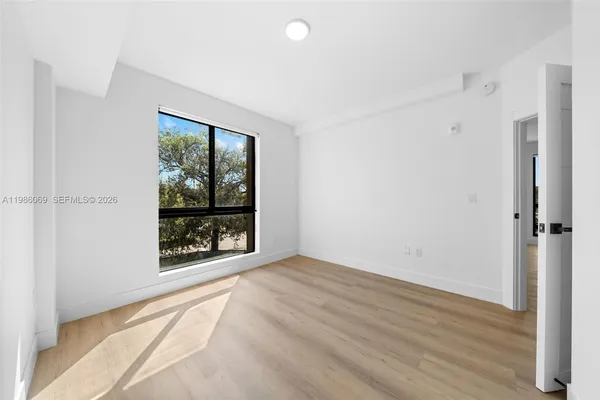 $2,914 | 2479 Northeast 192 Street, Unit 205, Miami, FL 33180
