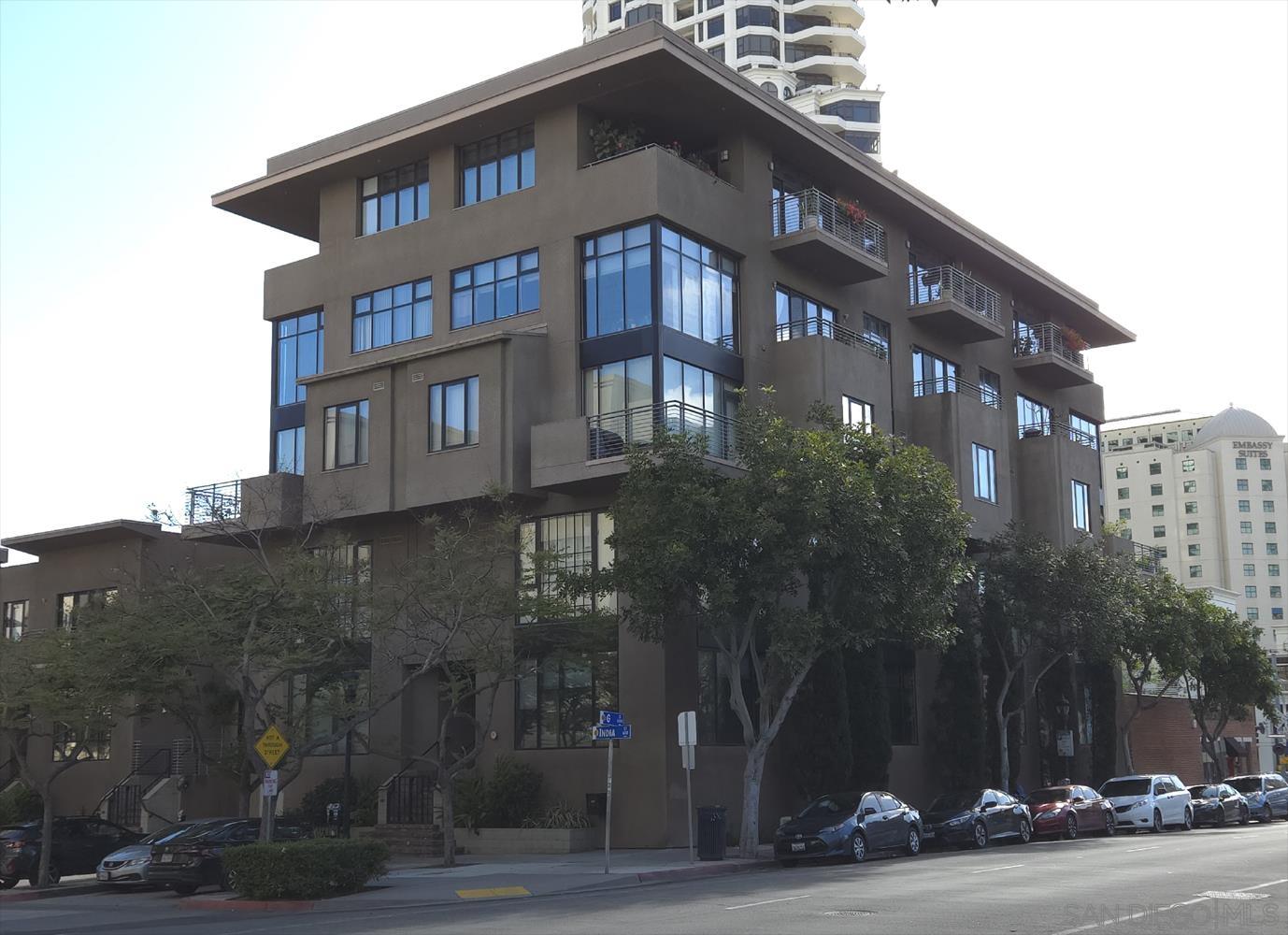 611 West G St Unit 221  