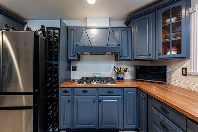 $575,000 | 931 Country Club Drive, Greensburg, PA 15601