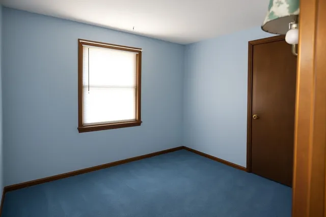 a view of a livingroom with furniture