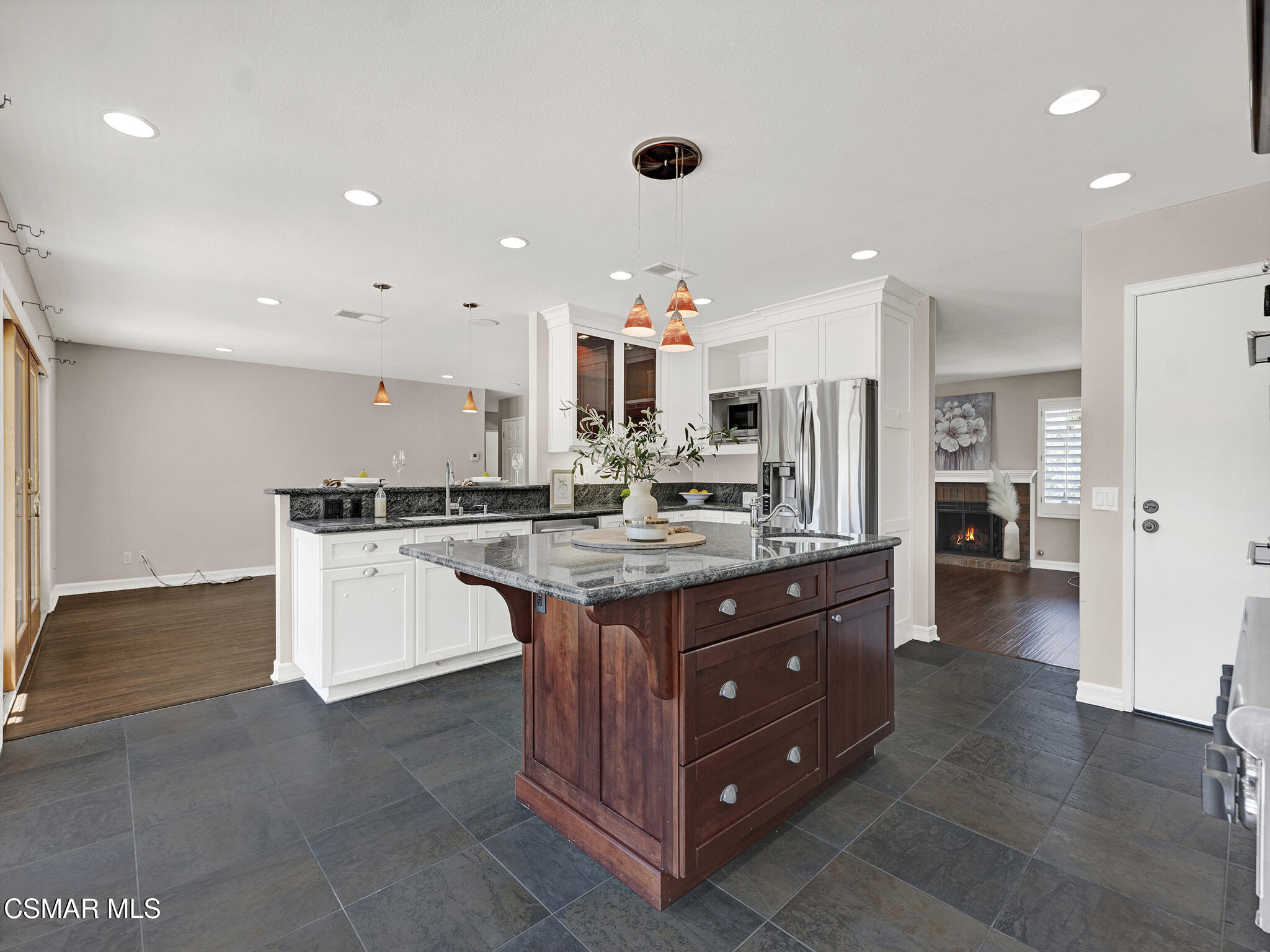 1506 Rambling Road Simi Valley, CA 93065 - Photo 11 of 79 Spacious Kitchen