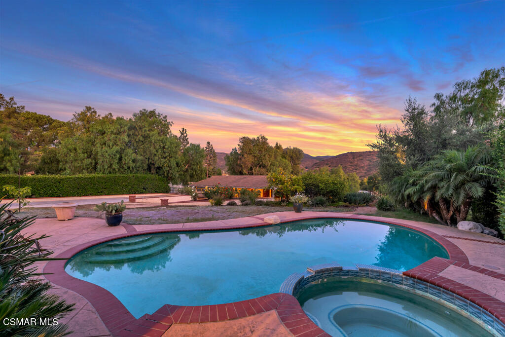 1506 Rambling Road Simi Valley, CA 93065 - Photo 3 of 79 Pool & Spa