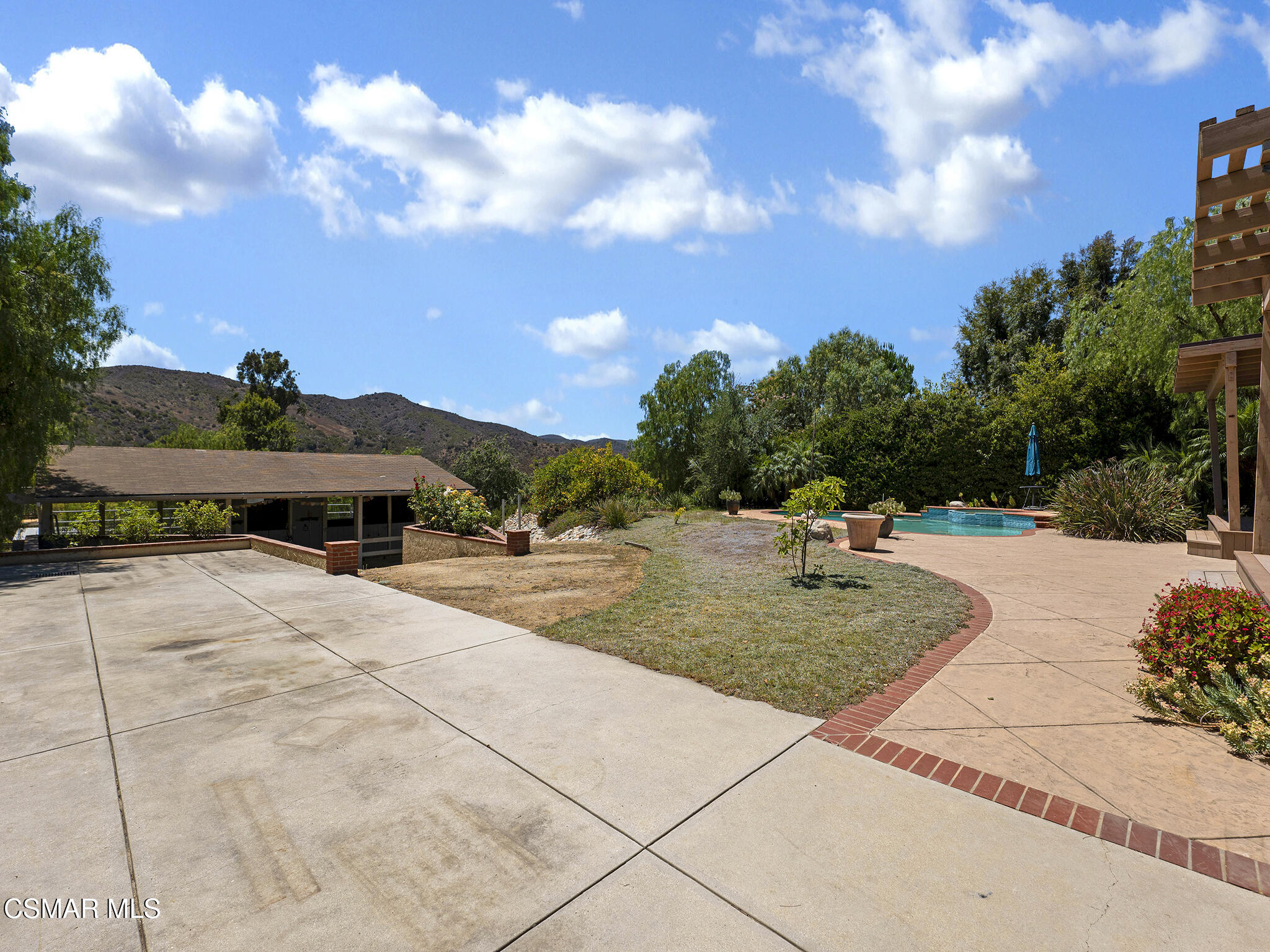 1506 Rambling Road Simi Valley, CA 93065 - Photo 41 of 79 Level half-acre lot