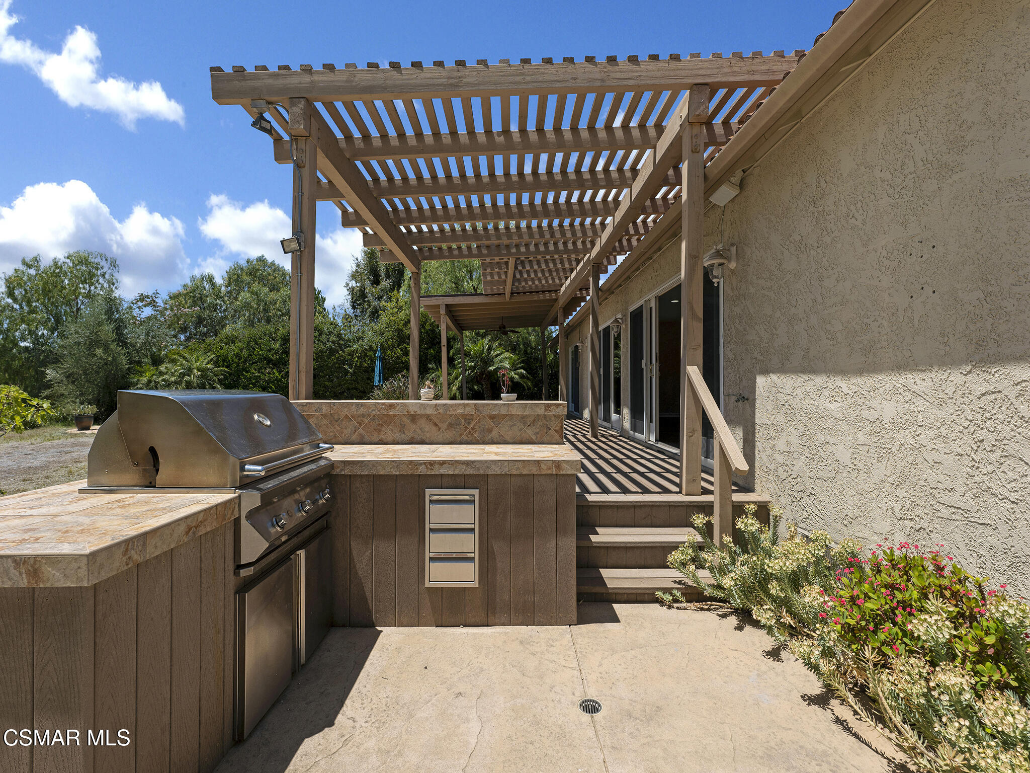 1506 Rambling Road Simi Valley, CA 93065 - Photo 42 of 79 Built-In BBQ