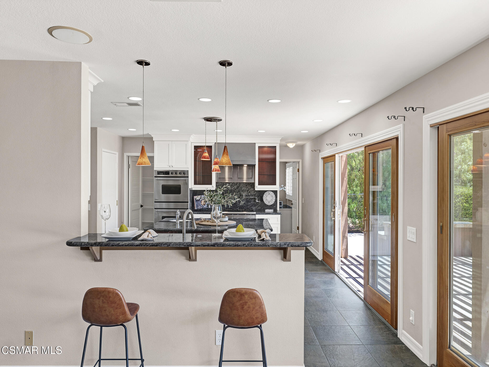 1506 Rambling Road Simi Valley, CA 93065 - Photo 9 of 79 Breakfast Bar Seating