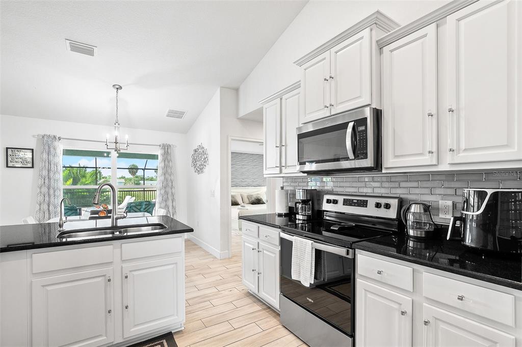 240 Caddy Road Rotonda West, FL 33947 - Photo 8 of 32