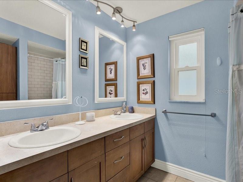 11235 Apache Place Largo, FL 33774 - Photo 25 of 34