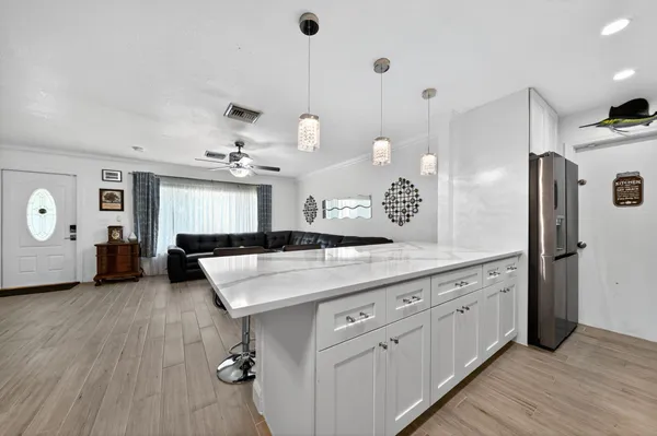 $4,500 | 407 Highwood Circle, Jupiter, FL 33458