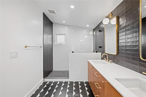 $2,849,000 | 1956 Rosemary Place, Costa Mesa, CA 92627