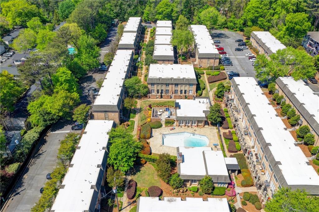 6980 Roswell Road, Unit C5 Atlanta, GA 30328 - Photo 21 of 22 an aerial view of residential houses with outdoor space