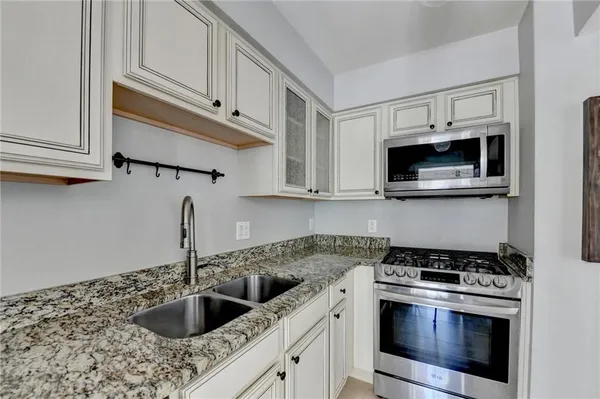$239,900 | 6980 Roswell Road, Unit C5, Atlanta, GA 30328