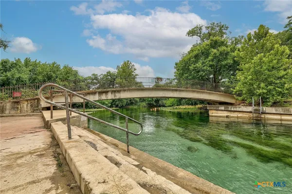$949,900 | 111 Clydesdale Drive, San Marcos, TX 78666