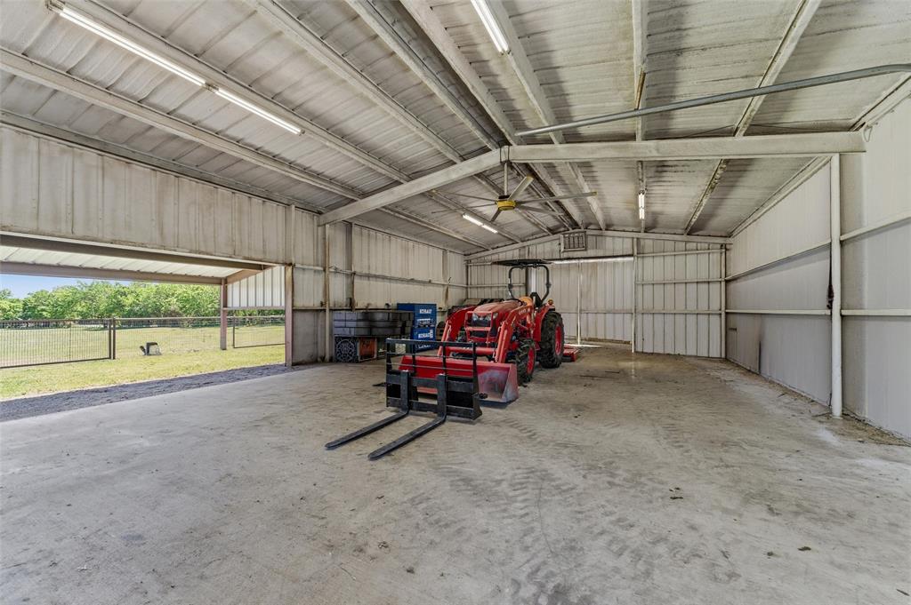 10106 Prather Road Springtown, TX 76082 - Photo 33 of 40 a view of garage