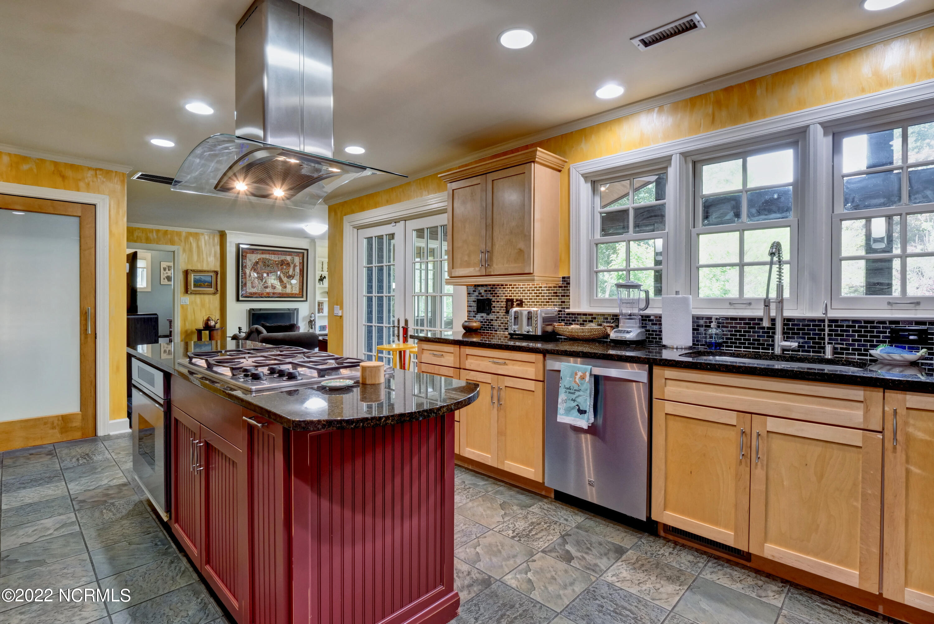 1932 Hawthorne Road Wilmington, NC 28403 - Photo 19 of 56 021_p6755788_89_90_91_92_93_94