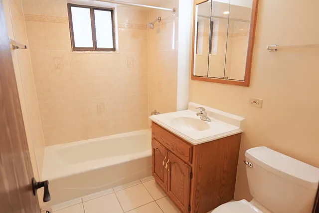 $1,600 | 15741 Thomas Lane, Unit 3BR, Oak Forest, IL 60452