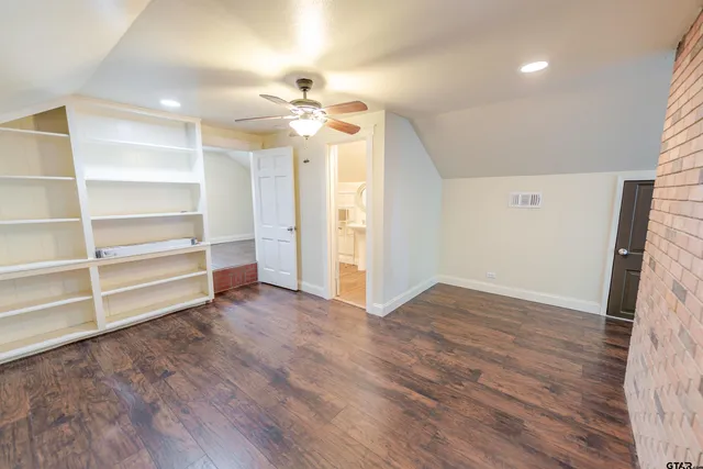 $499,500 | 1010 South Williams Avenue, Mount Pleasant, TX 75455