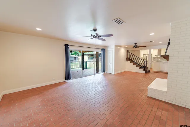 $499,500 | 1010 South Williams Avenue, Mount Pleasant, TX 75455