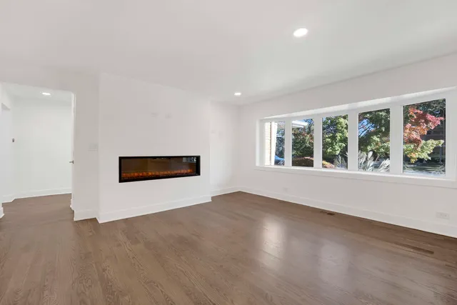 $1,250,000 | 6444 North Knox Avenue, Lincolnwood, IL 60712