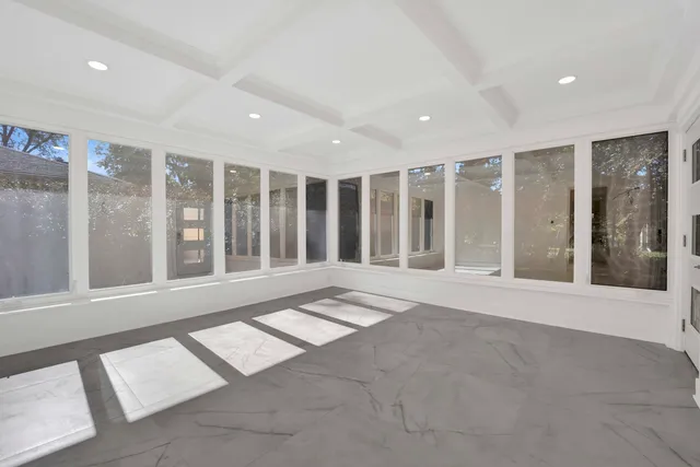 $1,250,000 | 6444 North Knox Avenue, Lincolnwood, IL 60712