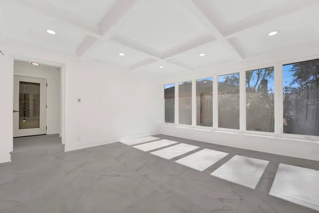 $1,250,000 | 6444 North Knox Avenue, Lincolnwood, IL 60712