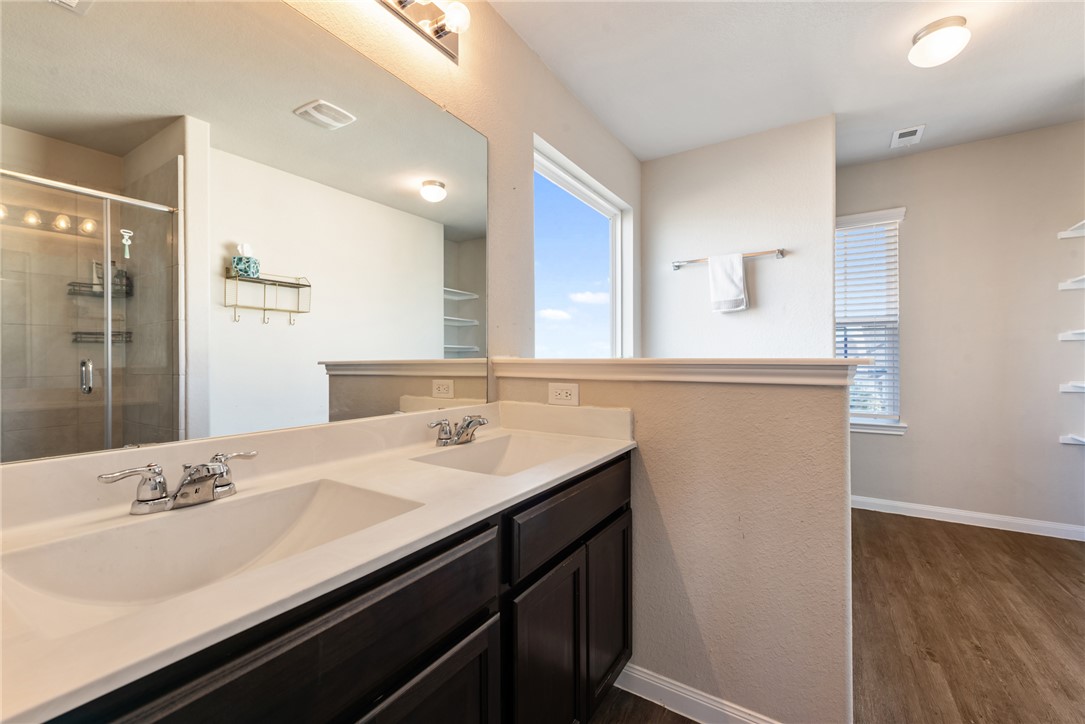 992 Crossing Drive Bryan, TX 77803 - Photo 11 of 21