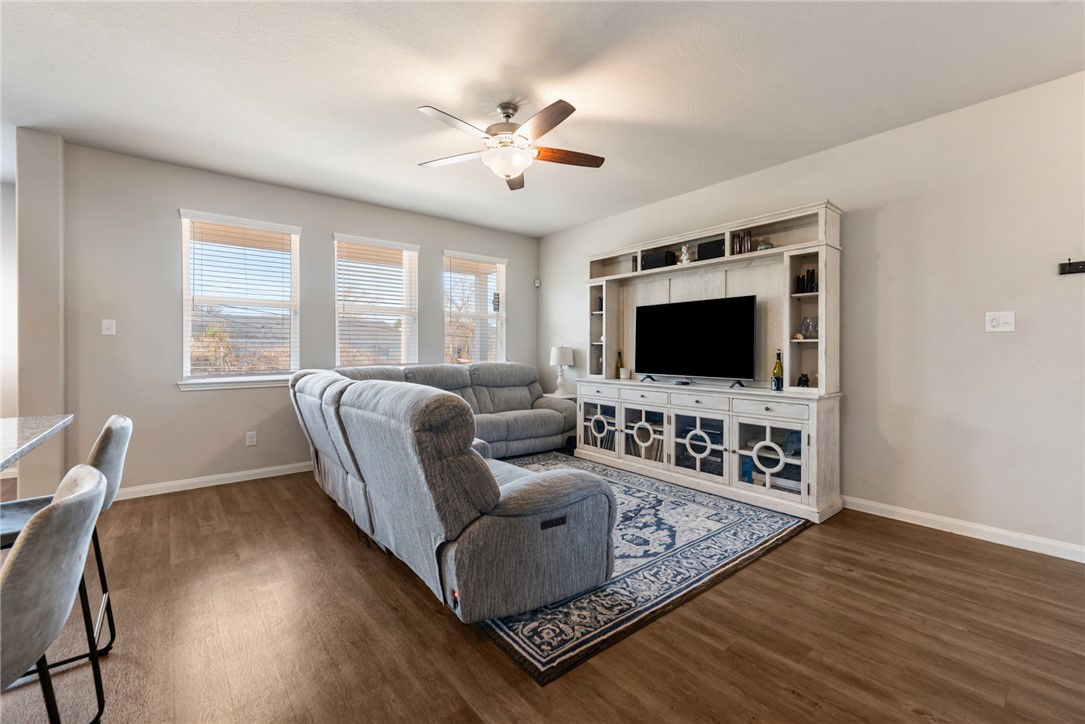 992 Crossing Drive Bryan, TX 77803 - Photo 7 of 21