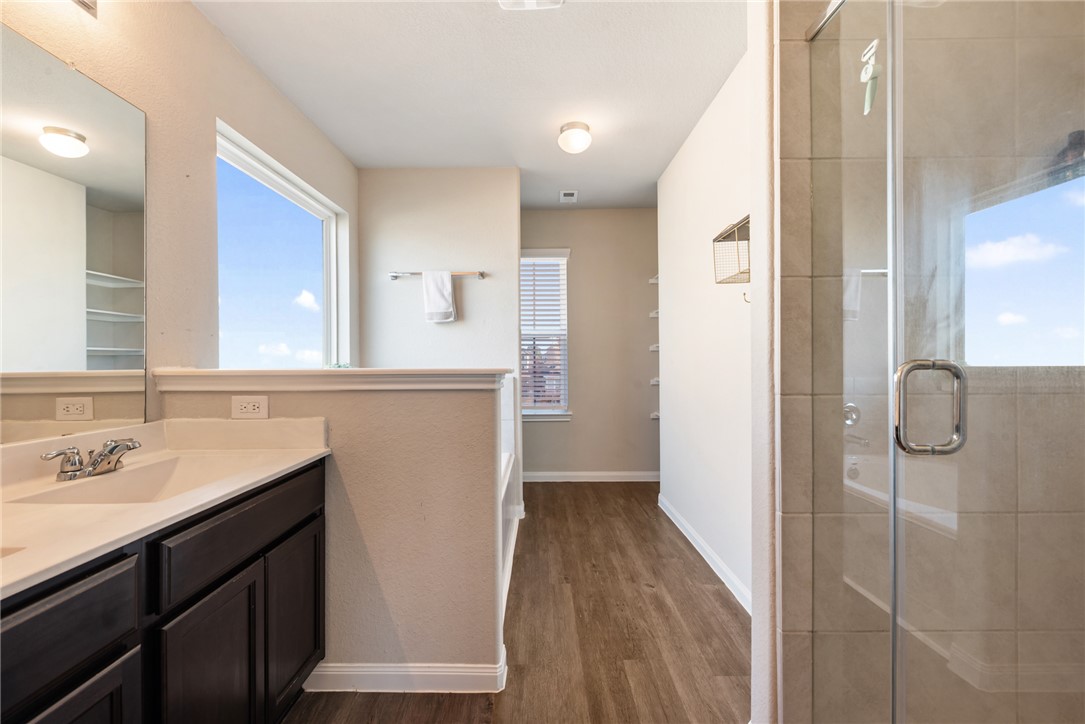 992 Crossing Drive Bryan, TX 77803 - Photo 10 of 21