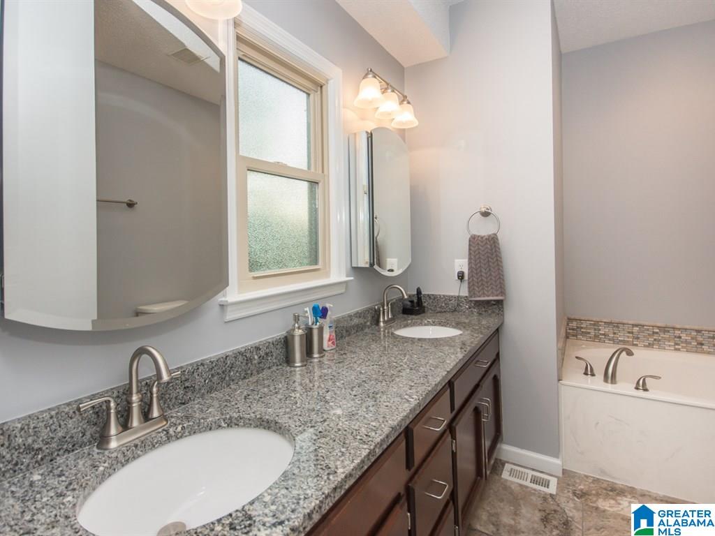 113 Kentwood Lane Alabaster, AL 35007 - Photo 12 of 32