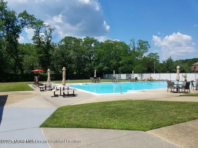 $1,800 | 10 Laurel Place, Unit A, Eatontown, NJ 07724