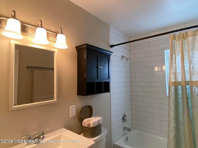 $1,800 | 10 Laurel Place, Unit A, Eatontown, NJ 07724