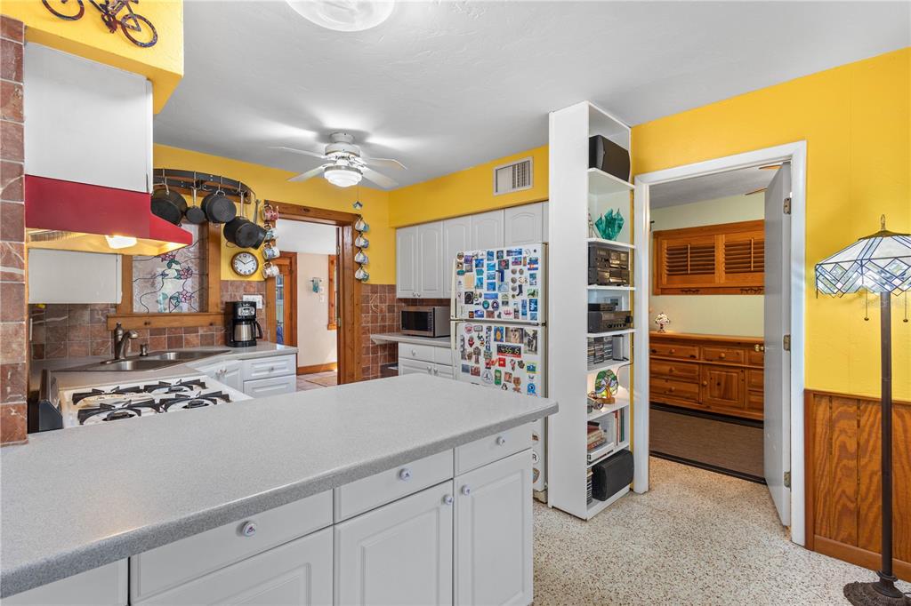 109 Burney Road Osprey, FL 34229 - Photo 14 of 56 Gallery Image 14