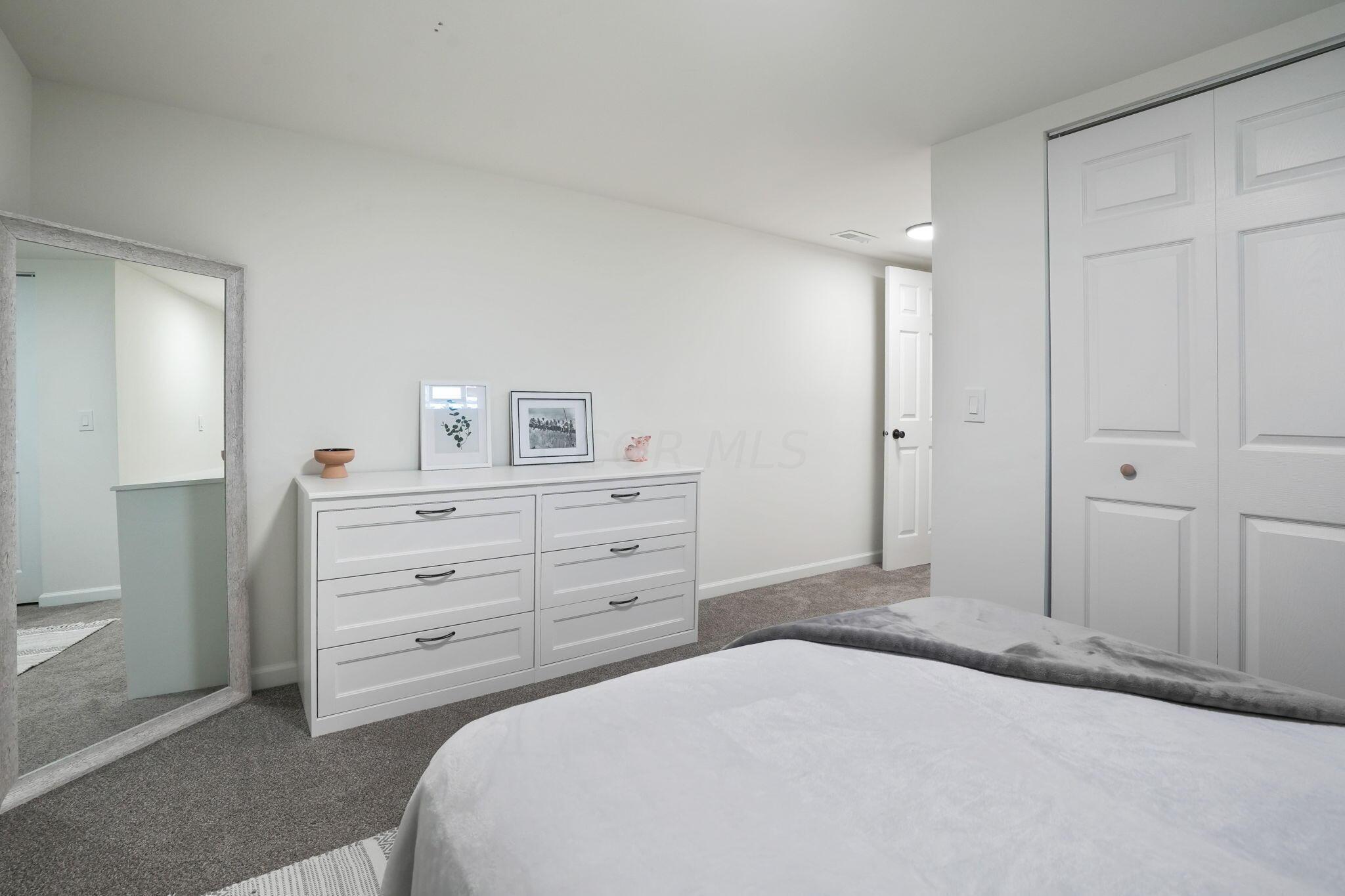 925 Salisbury Road Columbus, OH 43204 - Photo 28 of 36 Bedroom4