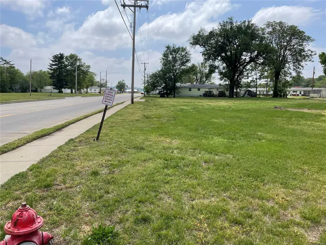 $44,900 | 1300 East Edwardsville Road, Wood River, IL 62095