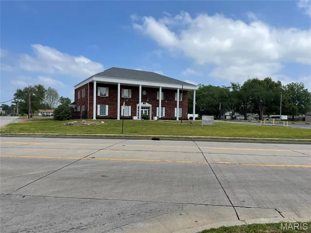 $44,900 | 1300 East Edwardsville Road, Wood River, IL 62095