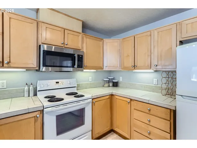 $339,000 | 1845 Northwest 193rd Place, Unit 201, Hillsboro, OR 97006