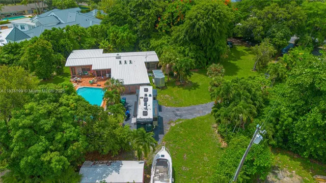 $3,000,000 | 6801 Southwest 136th Street, Pinecrest, FL 33156