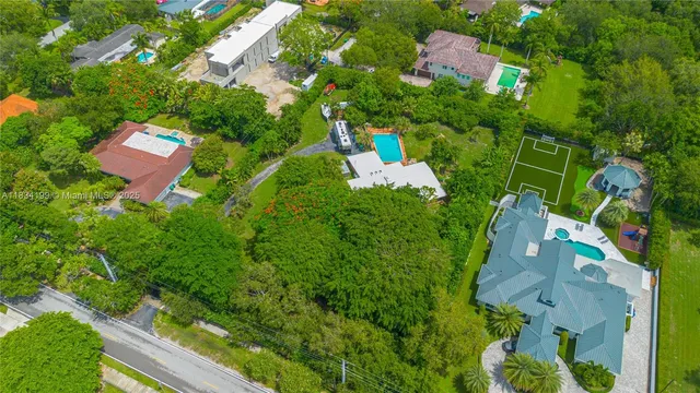 $3,000,000 | 6801 Southwest 136th Street, Pinecrest, FL 33156