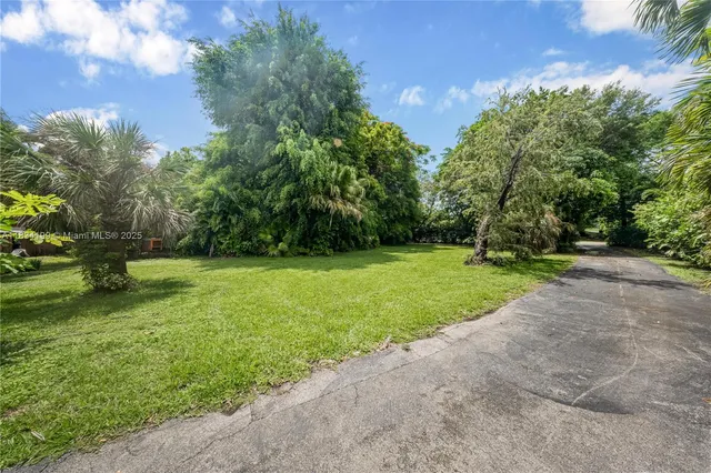 $3,000,000 | 6801 Southwest 136th Street, Pinecrest, FL 33156