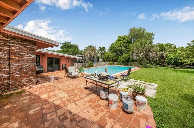 $3,000,000 | 6801 Southwest 136th Street, Pinecrest, FL 33156