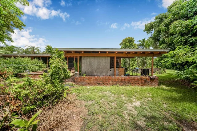 $3,000,000 | 6801 Southwest 136th Street, Pinecrest, FL 33156