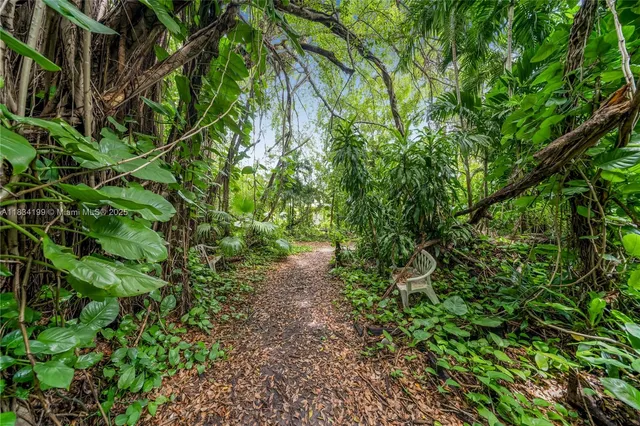 $3,000,000 | 6801 Southwest 136th Street, Pinecrest, FL 33156