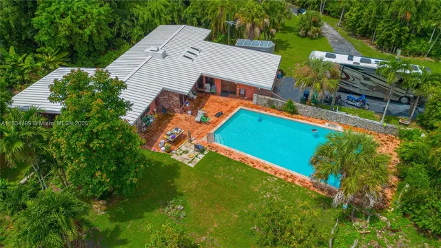 $3,000,000 | 6801 Southwest 136th Street, Pinecrest, FL 33156