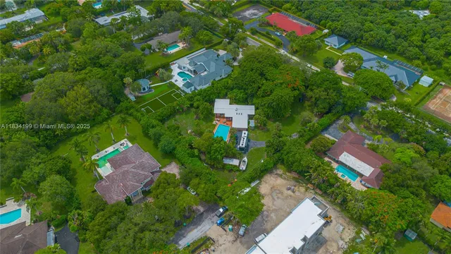 $3,000,000 | 6801 Southwest 136th Street, Pinecrest, FL 33156
