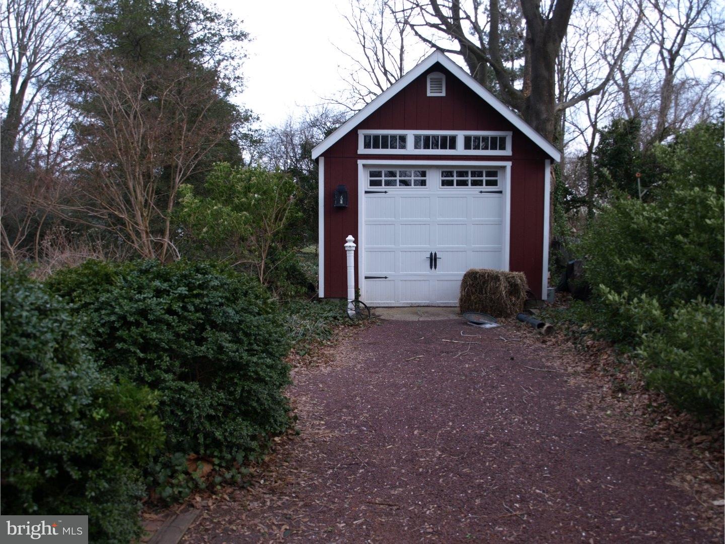 18 Bacons Neck Road Greenwich, NJ 08323 - Photo 17 of 18 Garage