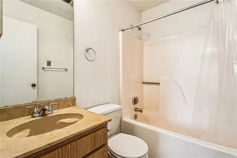 $129,900 | 212 Parkview Boulevard, Unit 212, Mandeville, LA 70471