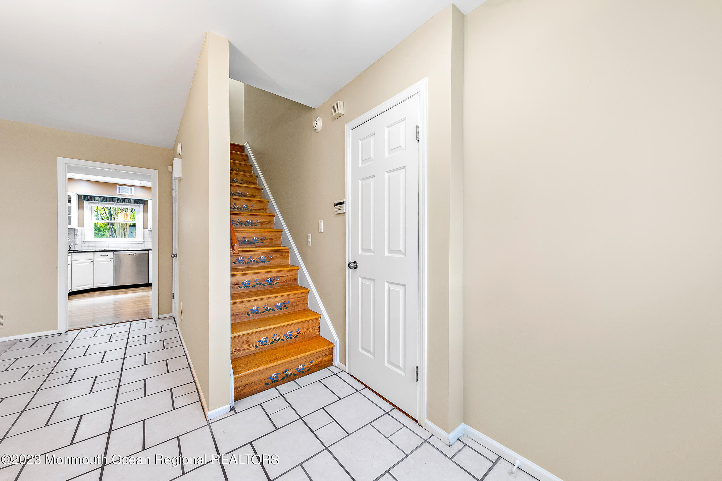 470 E Road Belford, NJ 07718 - Photo 11 of 33 470ERdOnline-29