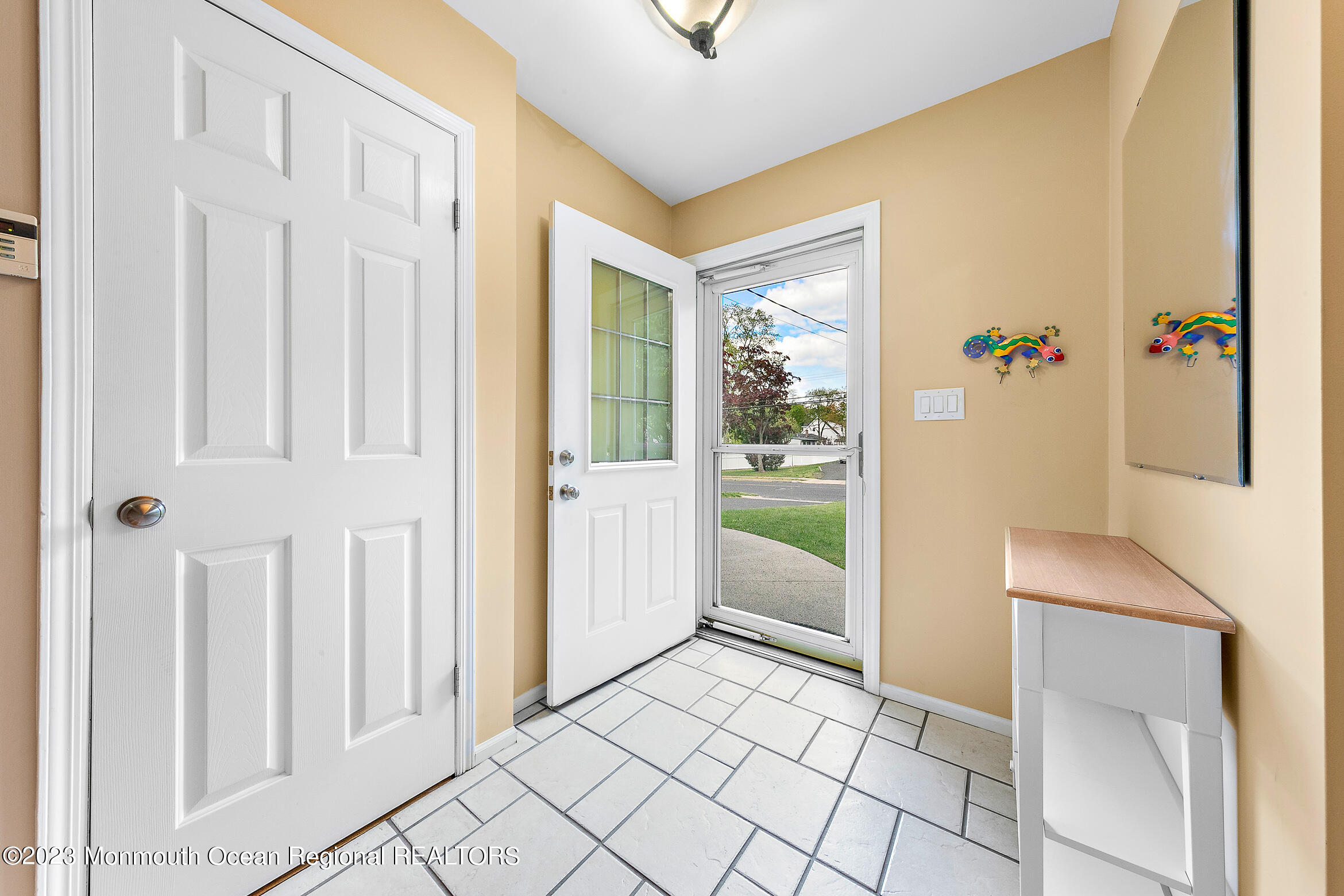 470 E Road Belford, NJ 07718 - Photo 3 of 33 470ERdOnline-27